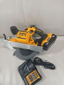DEWALT XR  BRUSHLESS. 7-1/4"CIRCULAR SAW.KIT BRAND NEW..$250