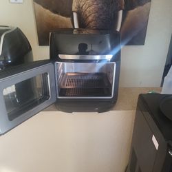 Bella Pro Series 4-Slice Convection Toaster Oven + Air Fryer with Dehydrator & Rotisserie Settings Stainless Steel