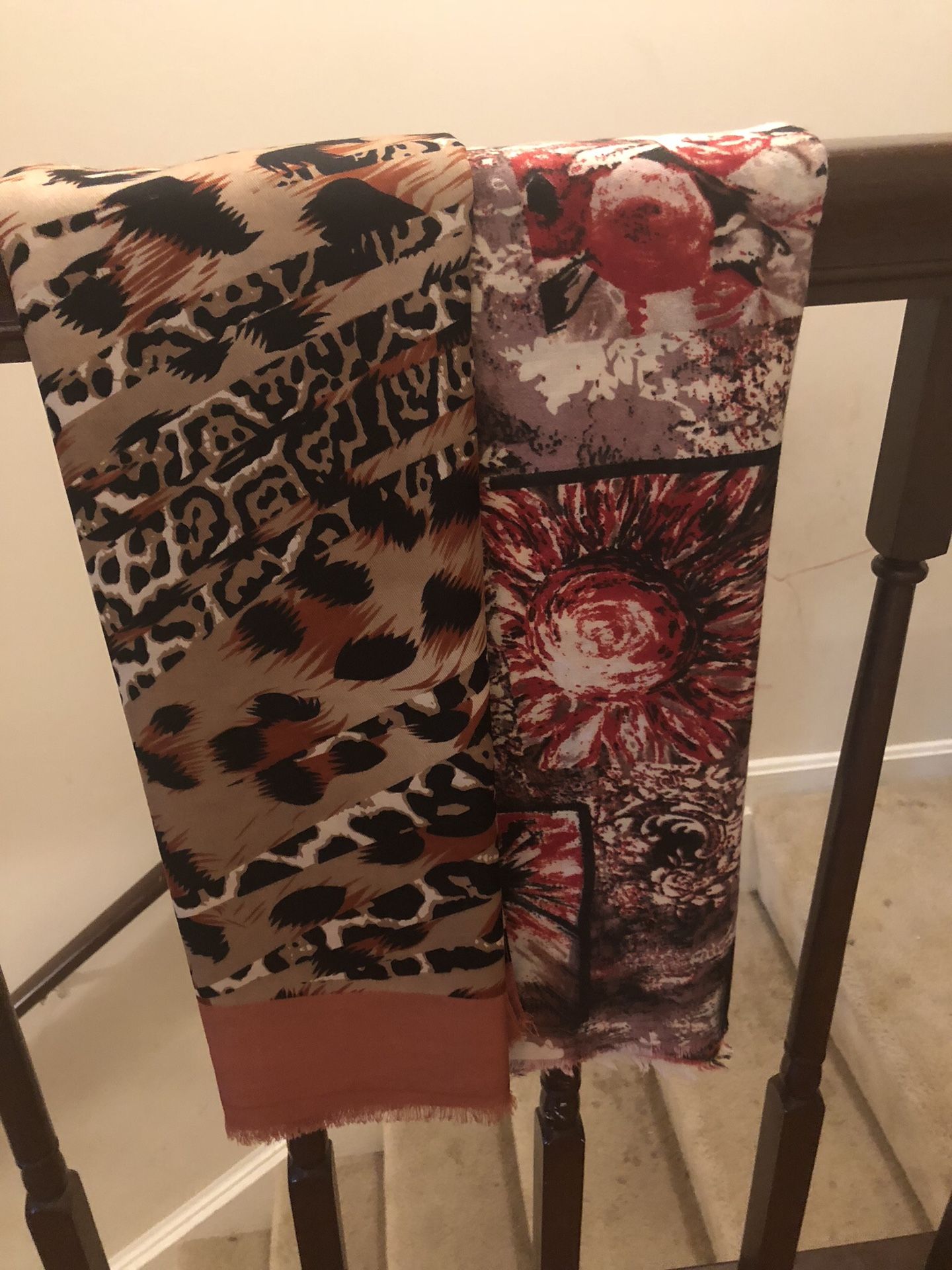Women scarf 🧣, new brand 👌