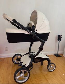Mima xari stroller with baby bassinet