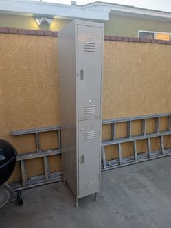 Metal 2 door locker