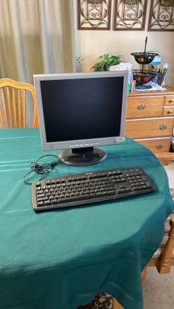 Pantalla  de Computadora las dos cosas  por $50.00