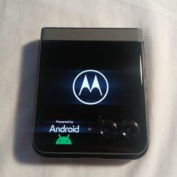 Motorola Razr 2024 / 256 GB