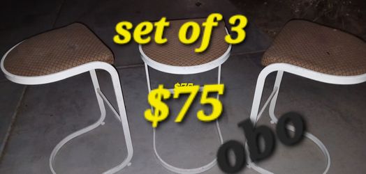 3 Bar stools bar height