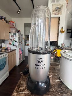 Magic Bullet Blender/ Kitchen accessories