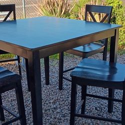 4 Chairs  Table 