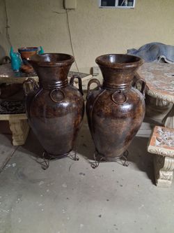 Extra large Clay pots with metal stand