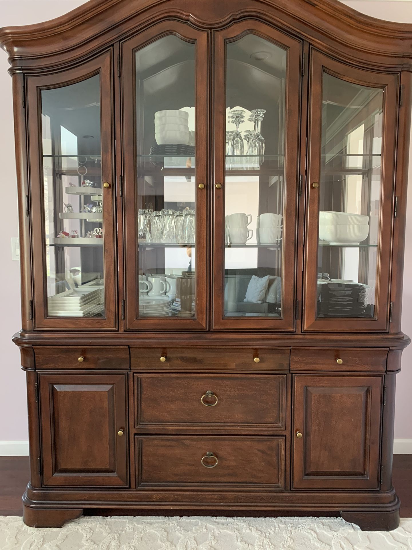 Dinning Room Like New