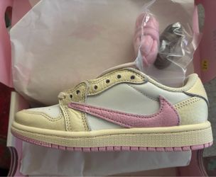 Jordan 1 low “shy pink” Travis Scott size 13c AUTHENTIC!!!!