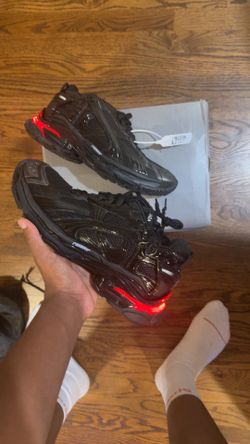 Balenciaga LED runner