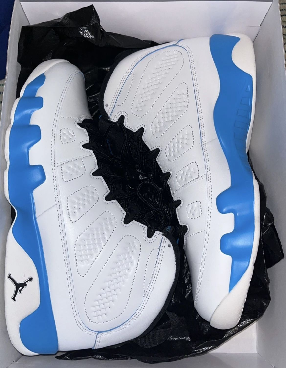 BRAND NEW! UNC Jordan 9 (Size 11)