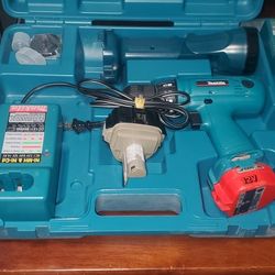 Makita DA390DW 3/8" Cordless Angle Drill Kit – Complete Set – $50 (Used) 🔥