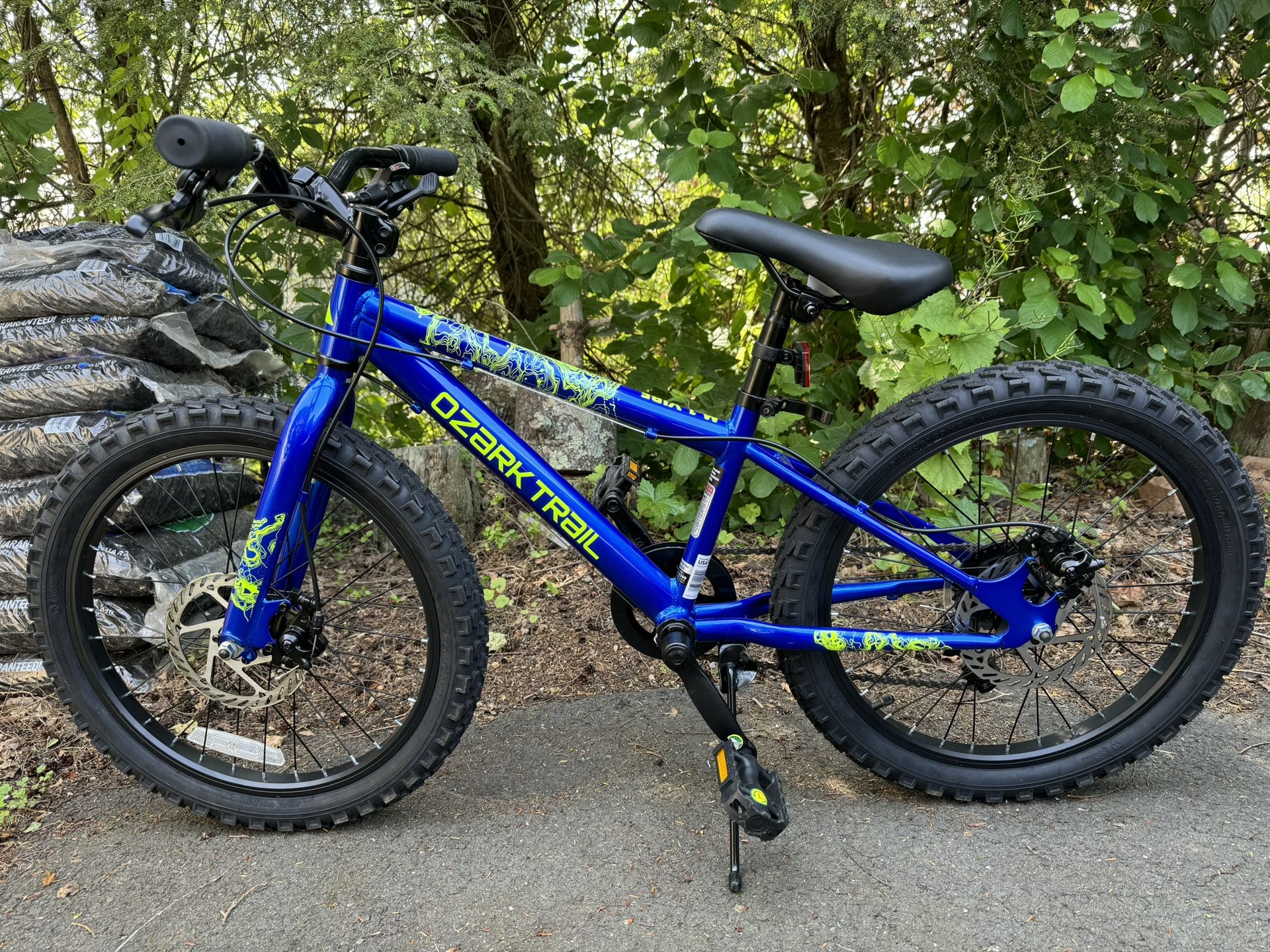 20" Ozark Trail Vibe Mountain Bike