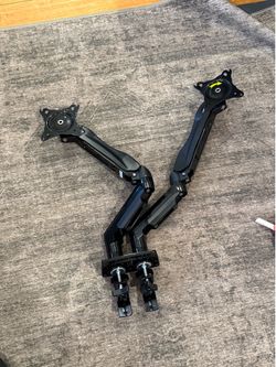 Dual monitor arm
