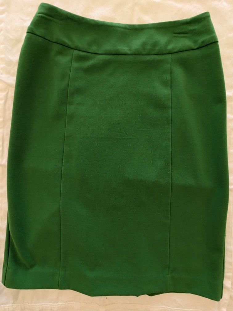 Green New York & Company Size 0 Pencil Skirt