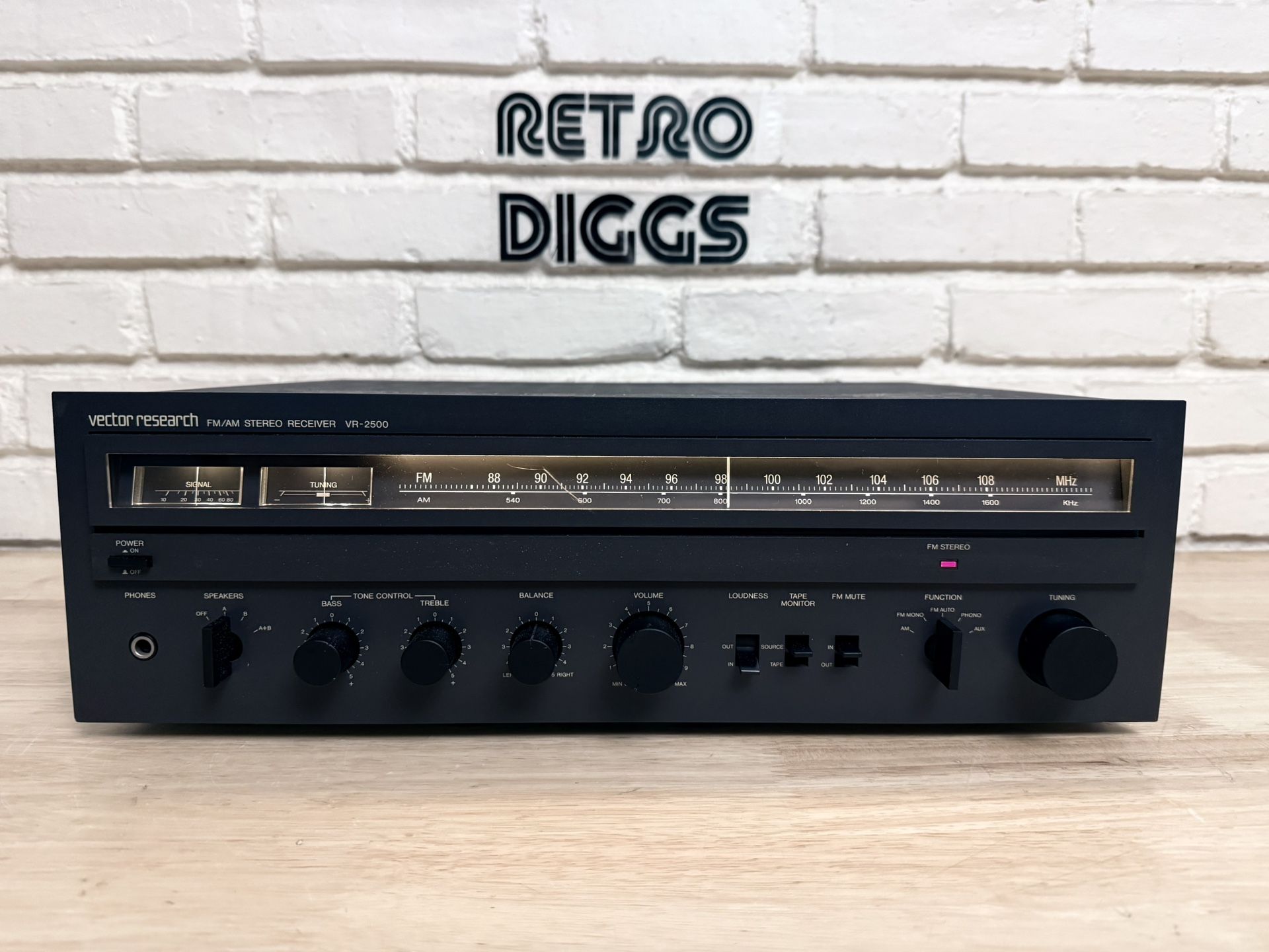Vintage Vector Research VR-2500 Stereo Receiver (serviced/LEDs)