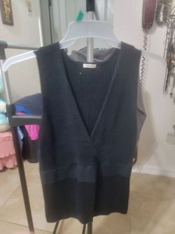 Black Sleeveless V-Neck Knit Vest Top