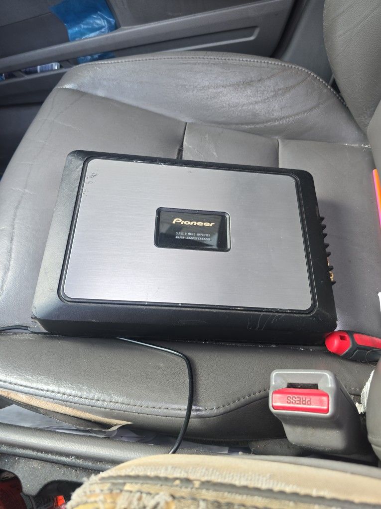 Pioneer 600 Watts Mono Amp