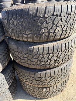 285/65r18 Falken  tires en excelentes condiciones de vida las 4