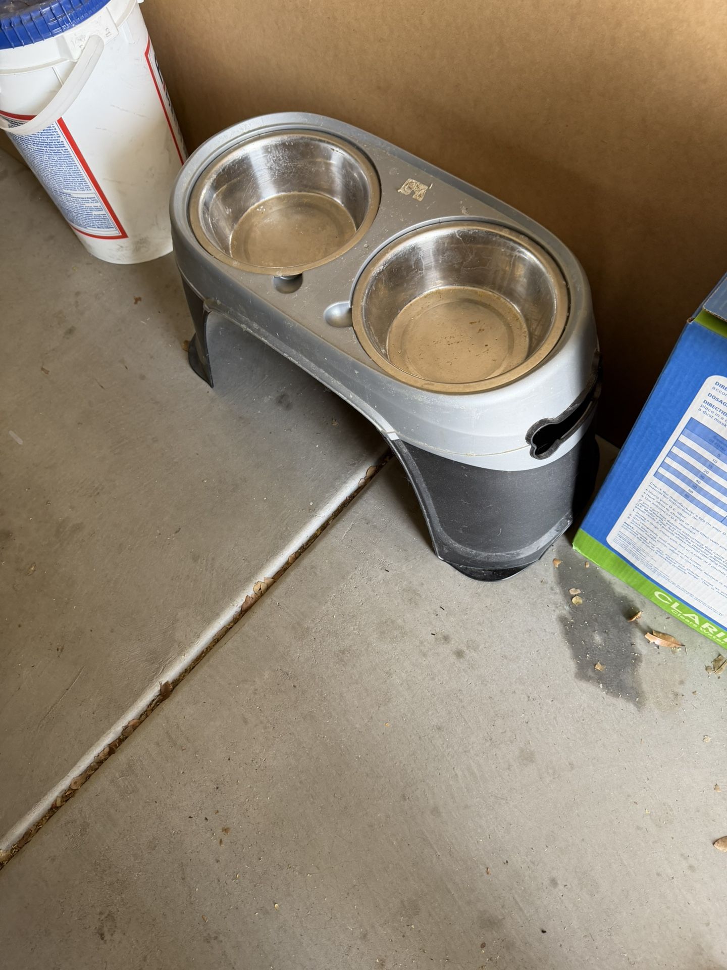 Dog Feeding Dish