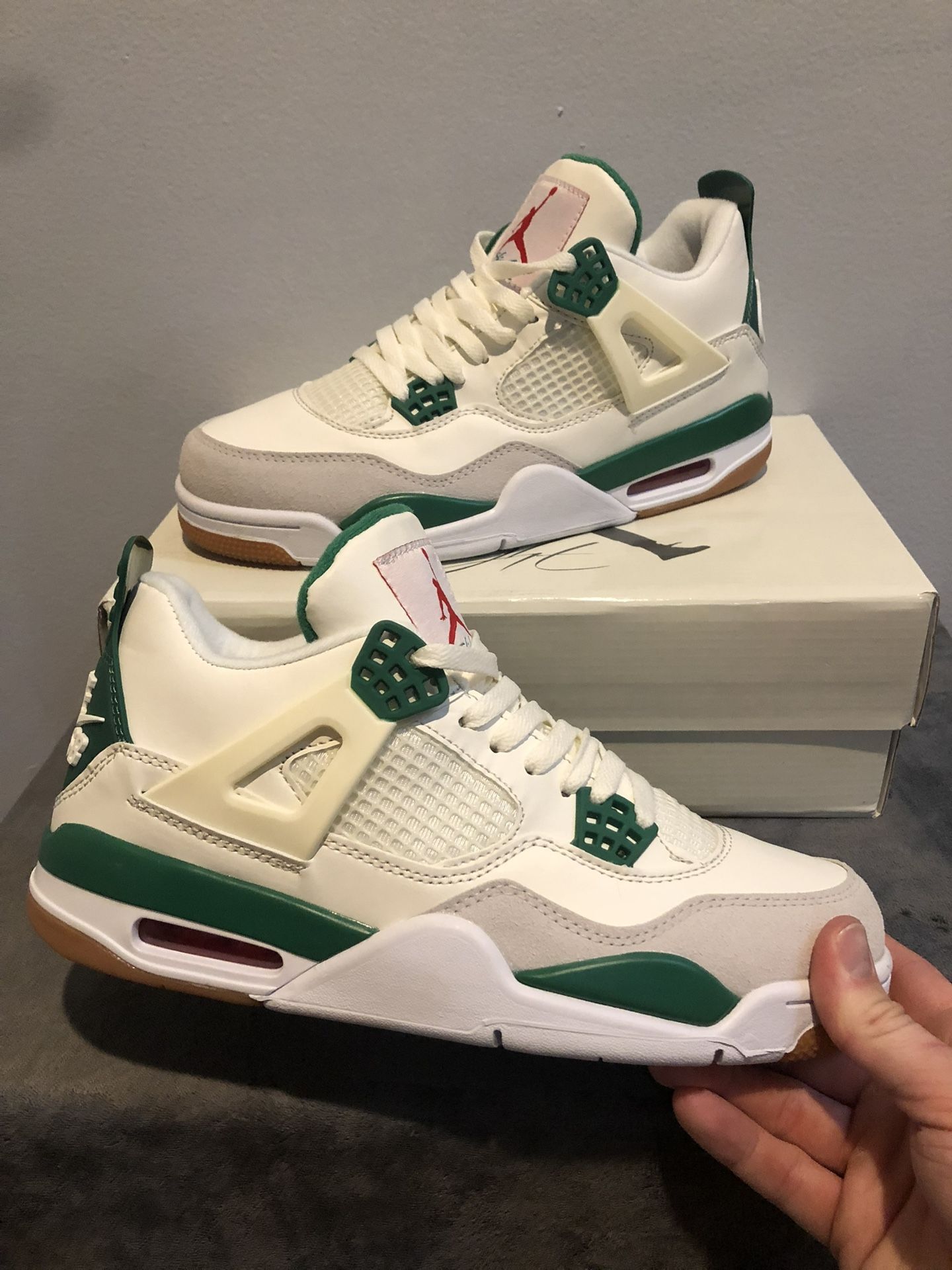 Jordan 4 Pine Green Size 9.5 Men’s Sneakers