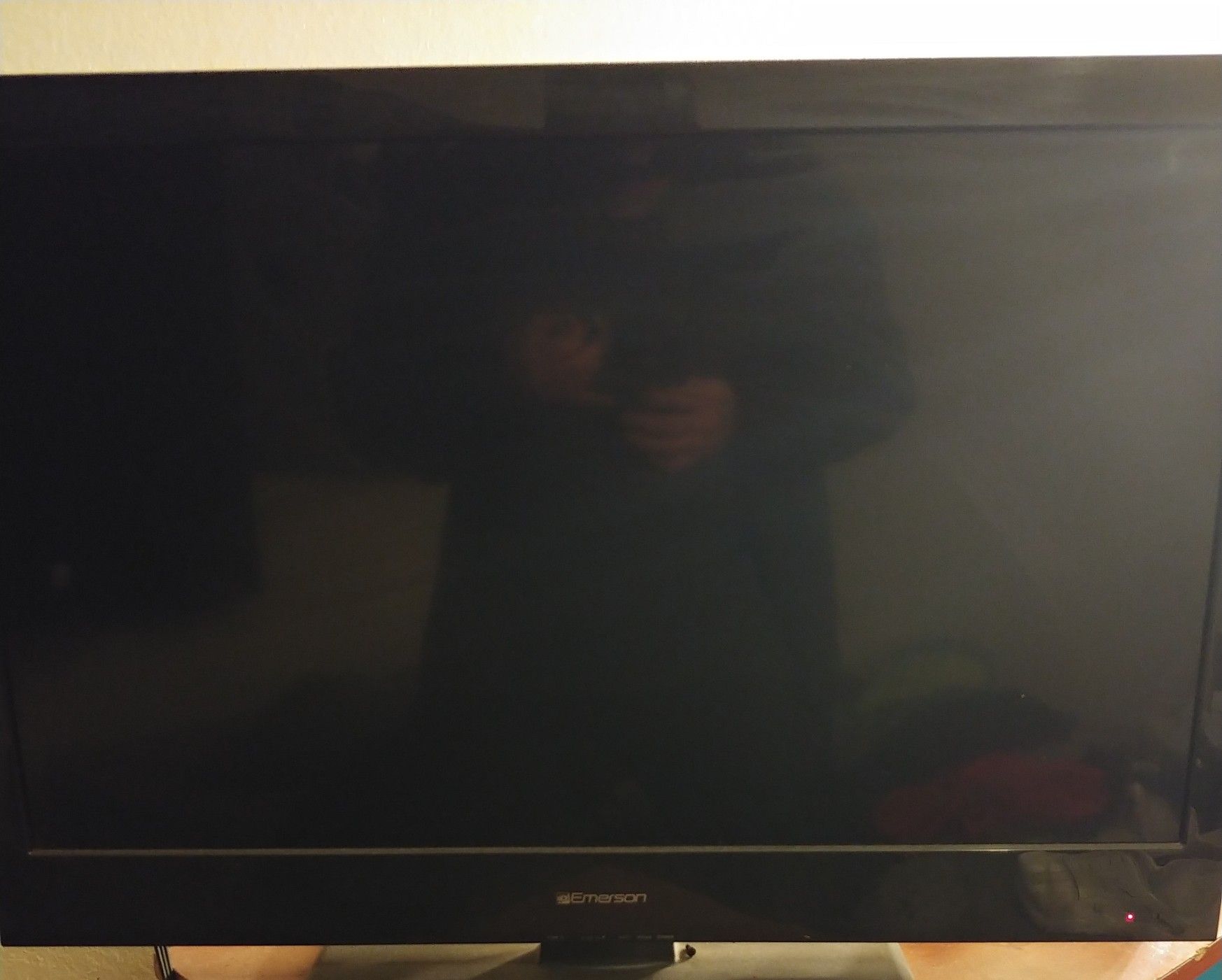 32 inch flat screen TV