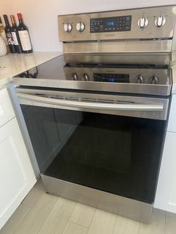 EXCELLENT STOVE, SAMSUNG S/S Convection 