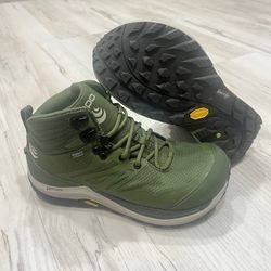Topo Athletic Women's Trailventure 2 WP Hiking Shoes (Olive/Tan) Size 7.5 US