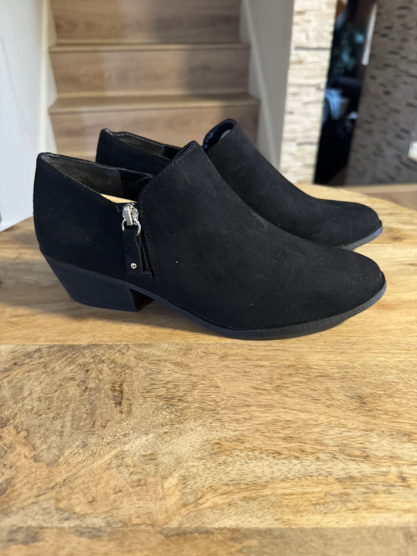 New in Box- Women’s Dr. Scholl’s Suede Ankle Boots Black Size 7.5