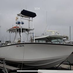Fully Loaded 300hrs custom chapparal Center Console With new yamaha 300