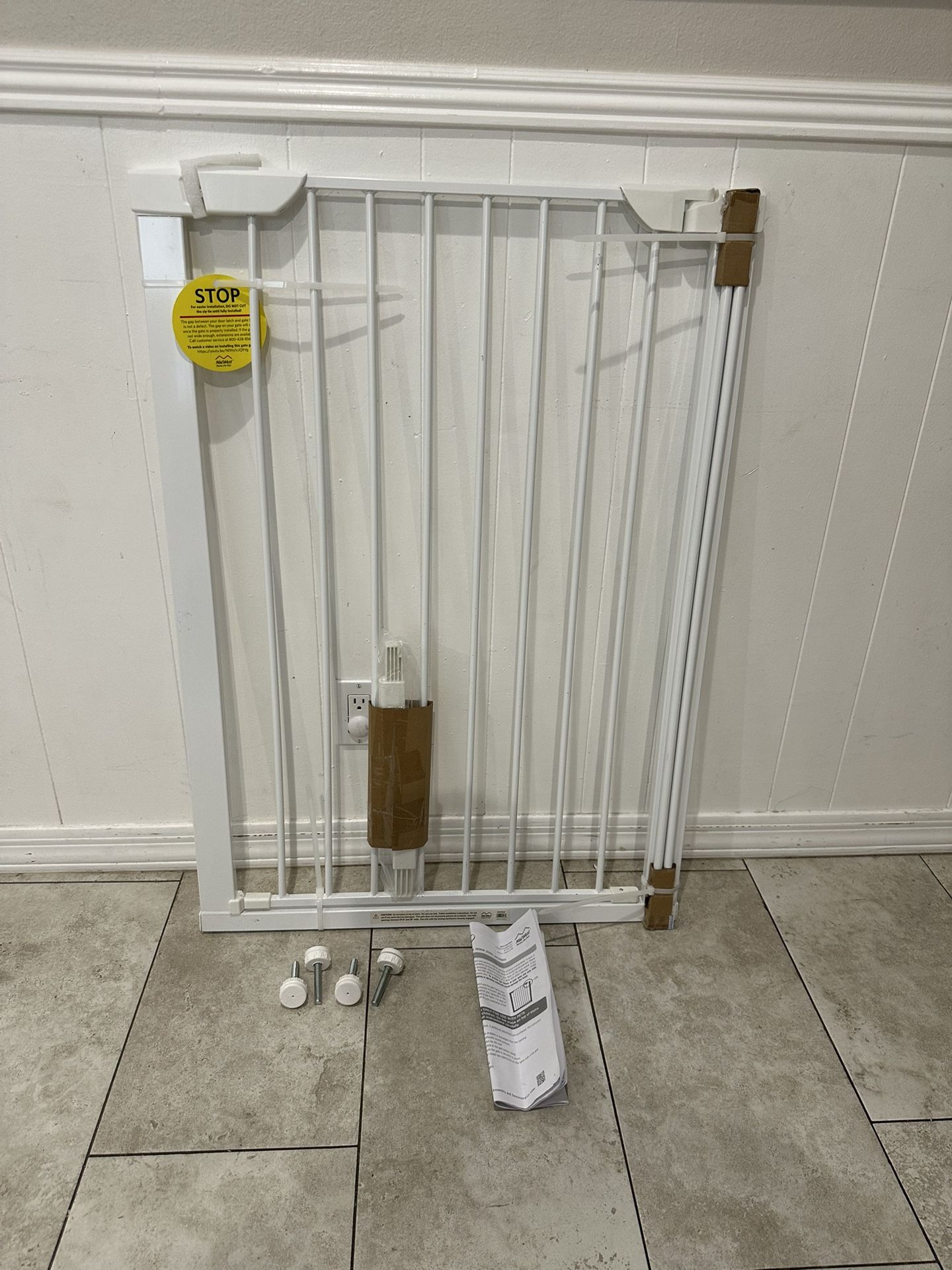 Extra Tall Pet Gate / Dog Gate - Fits Openings 29” - 38”