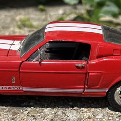 Ford 1967 Shelby GT500 Die-Cast Replica 1:32 Scale