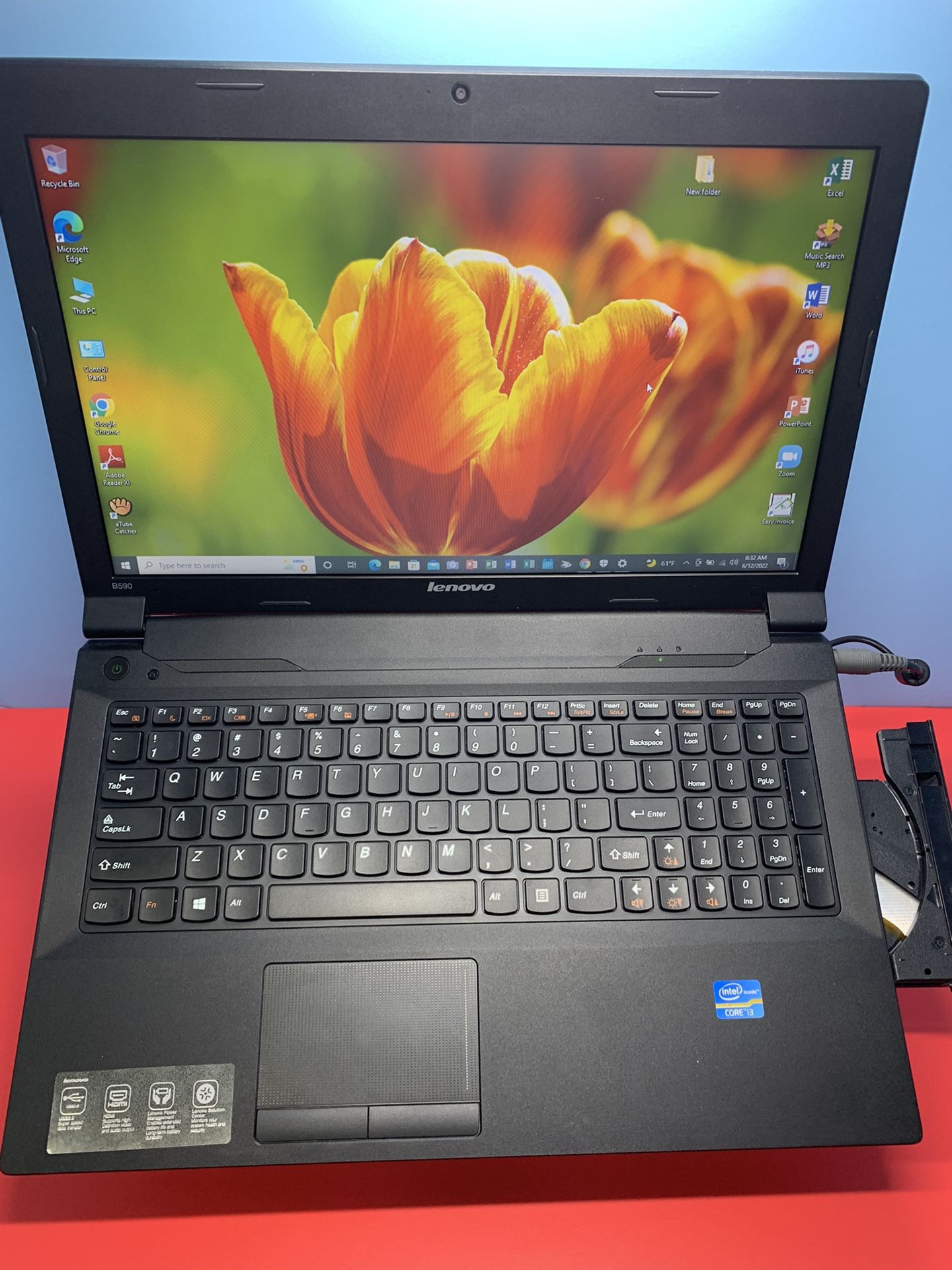 ..TOSHIBA SATÉLITE . .L855S….120 GB SSD...6.0 RAM . READY FOR CLASSES ON LINE OR WORK FROM HOME