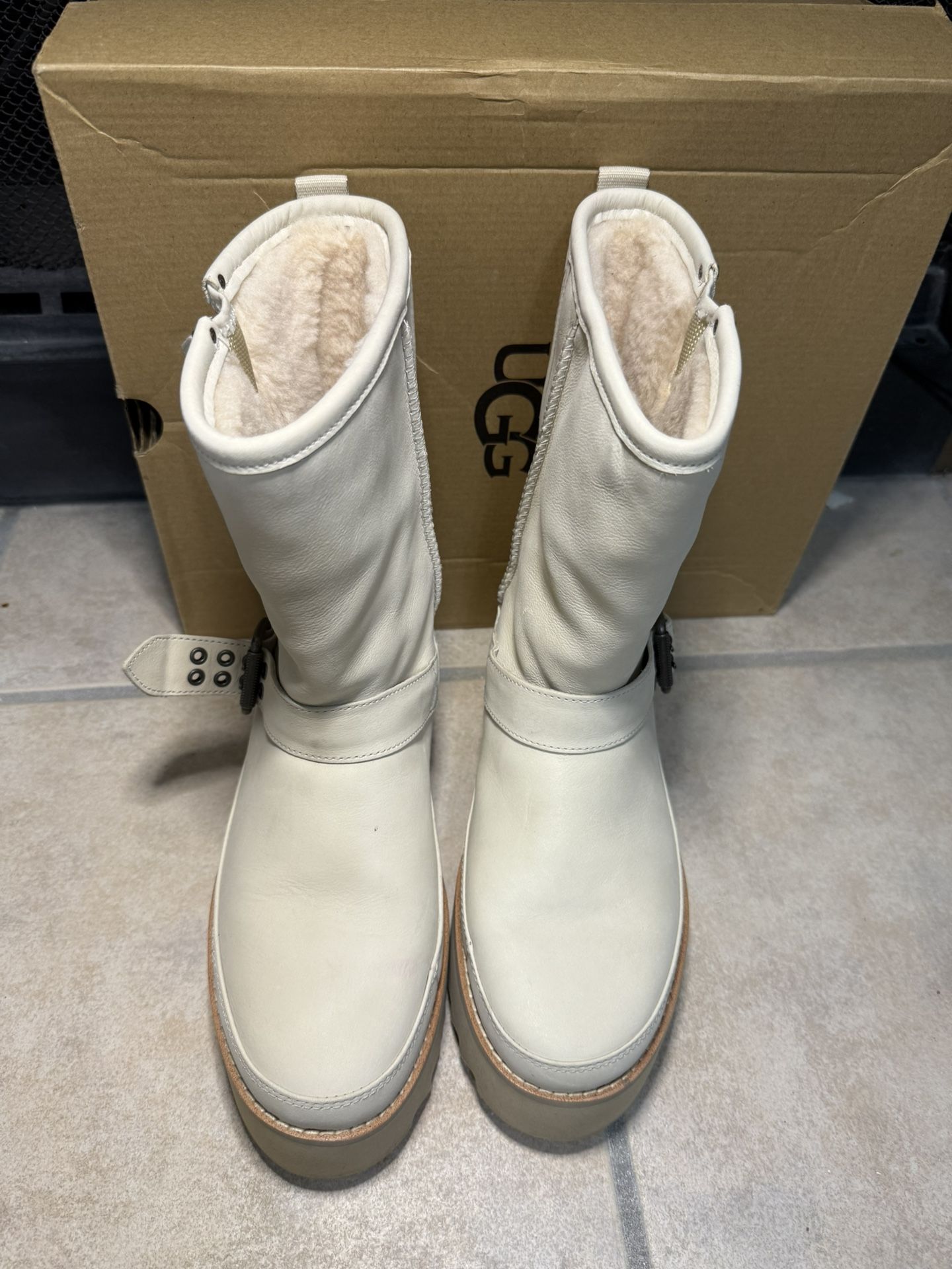 UGG CLASSIC REBEL BIKER SHORT ROCKER BONE LEATHER PLATFORM BOOTS SIZE 10 WOMEN