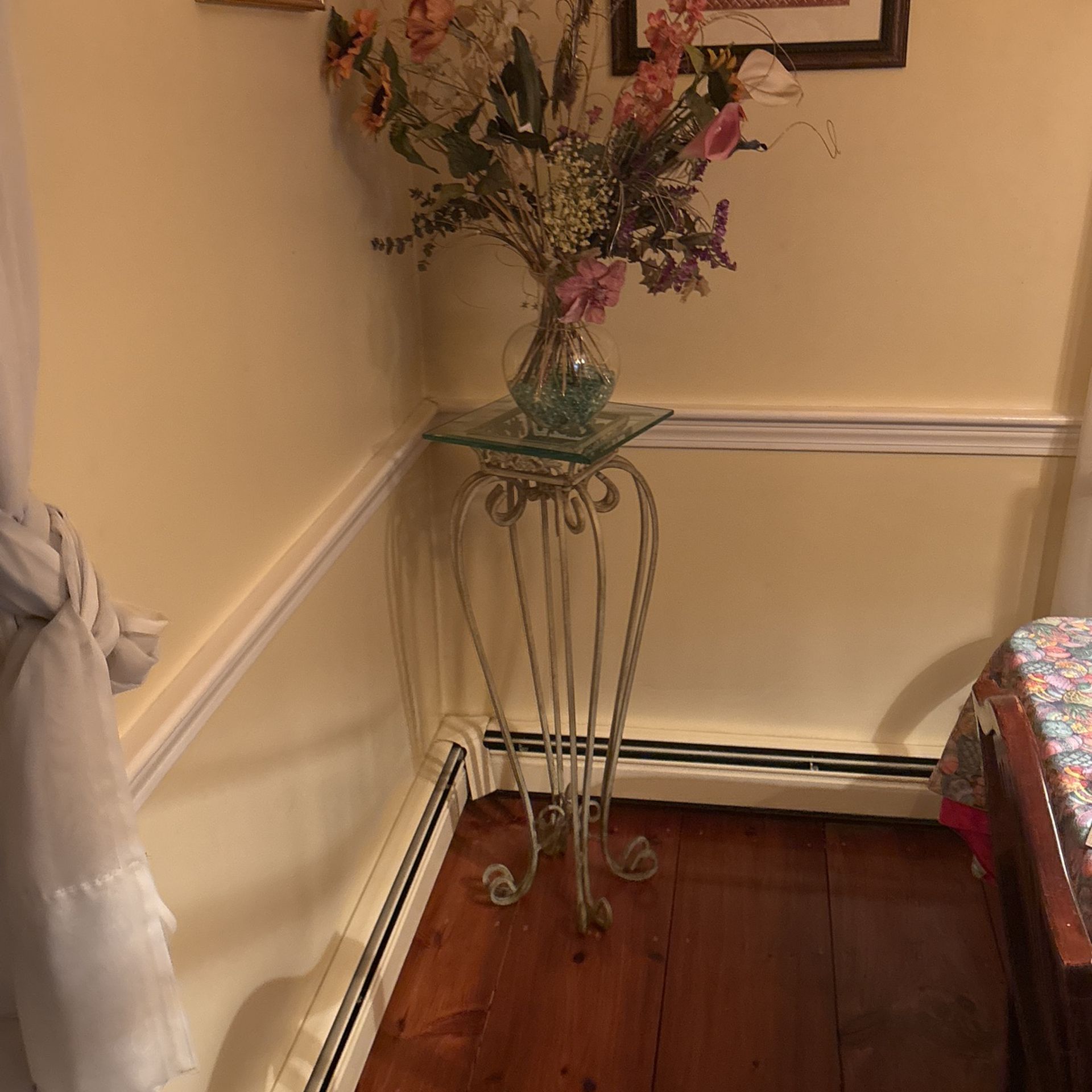 Victorian Setting Stand And Vase