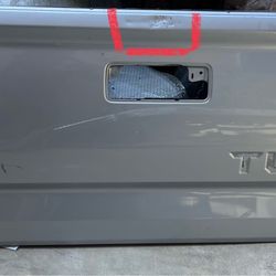 Toyota Tundra Tailgate