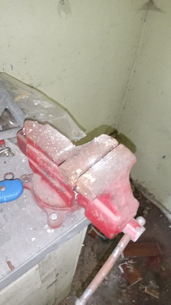 Vintage Craftsman Red Vice 