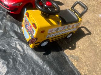 Cocomelon school bus