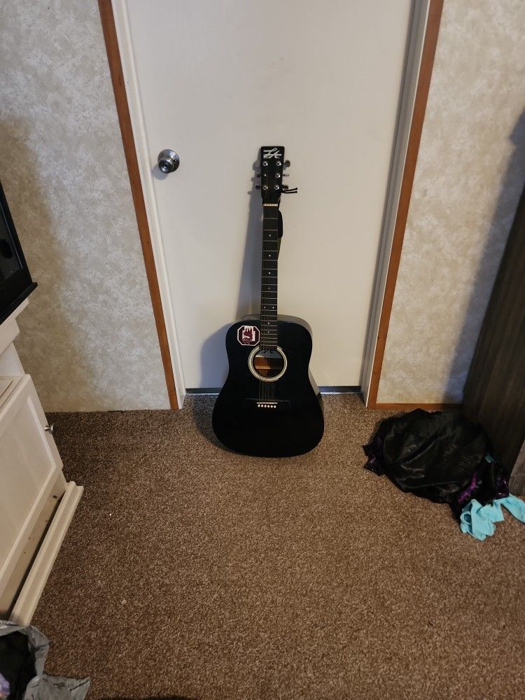 La Acoustic Guitar