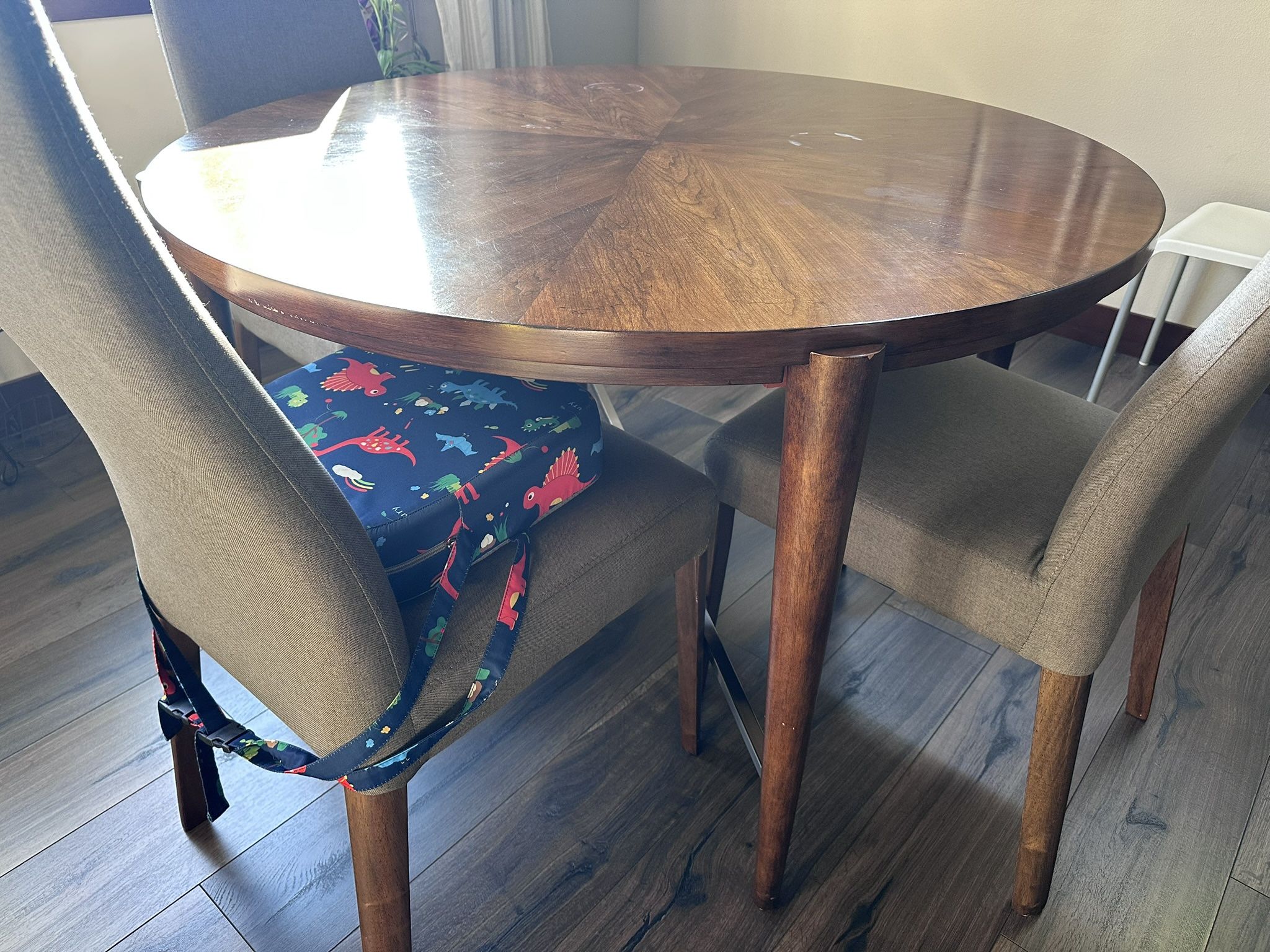 Dania Round Wooden Dining Table with 3 chairs- Great Condition