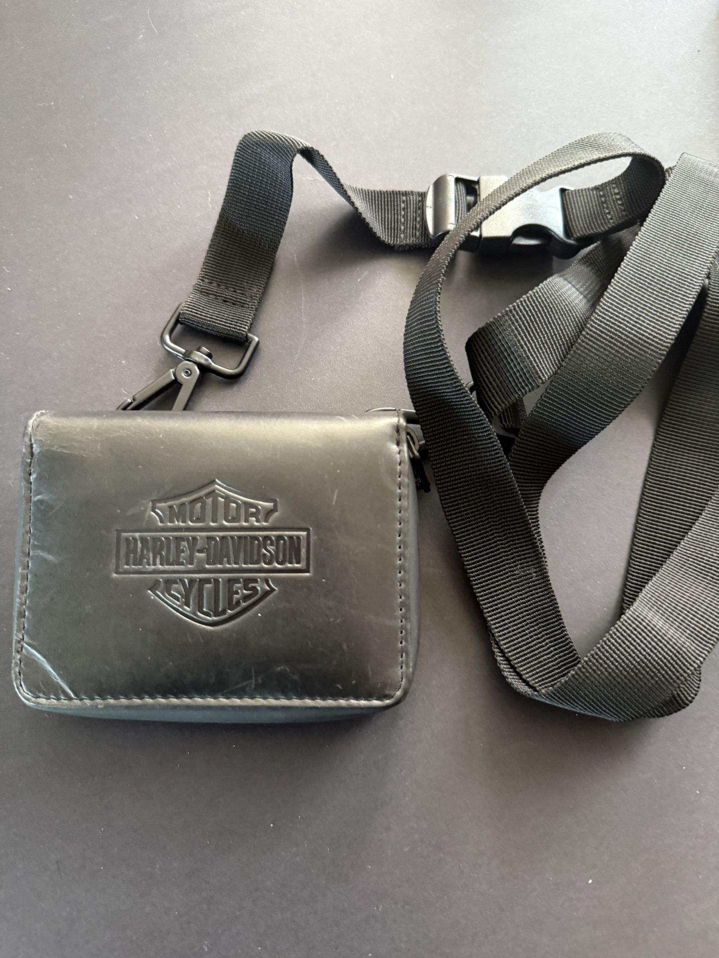 Harley Davidson Leather Zip Billfold Wallet Belt Bag / Crossbody