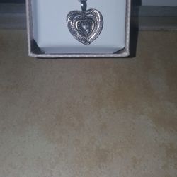 Brand New Dimond accent heart with pendant neckles in Sterling silver makes perfect gift 
