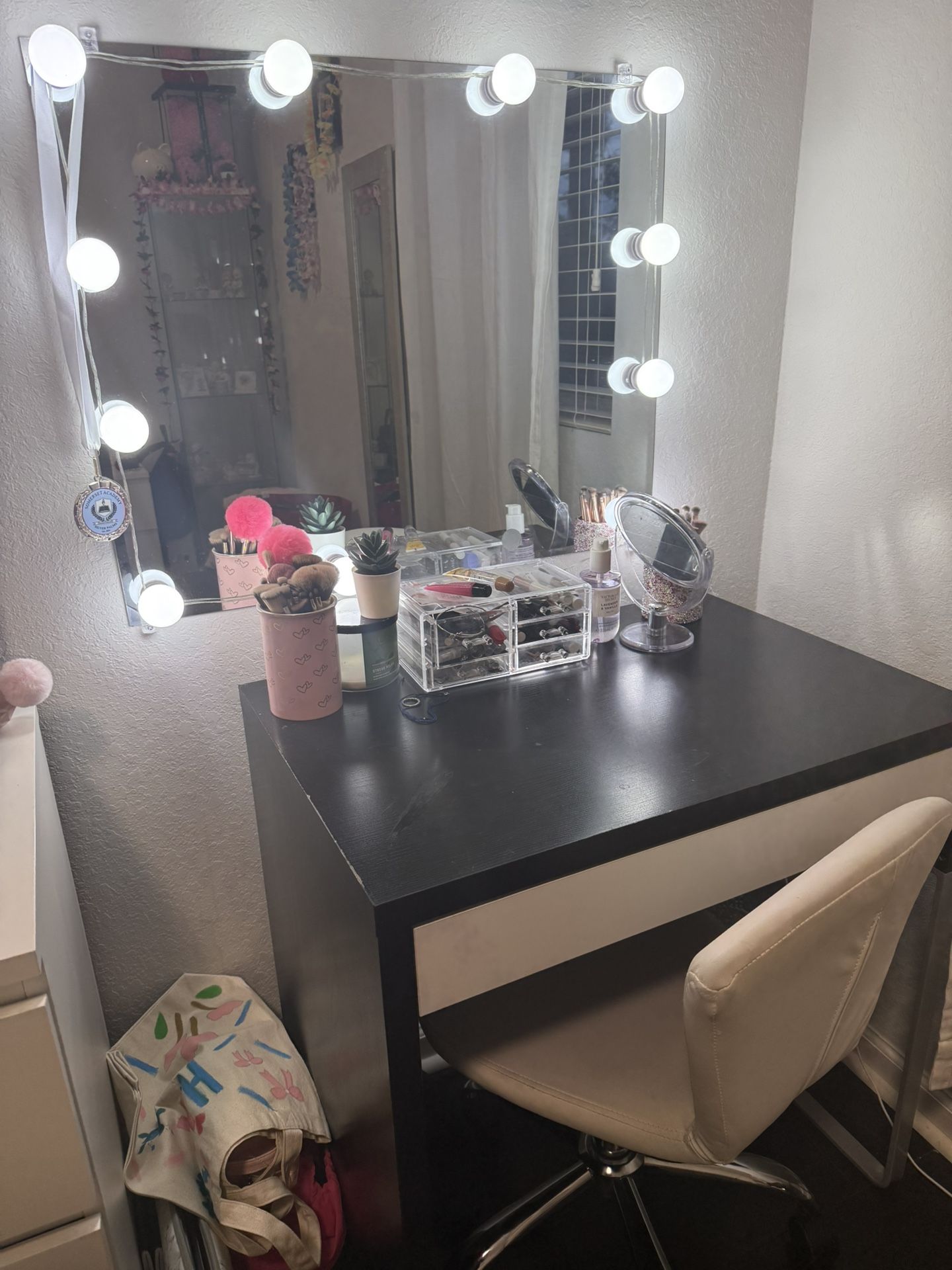 Vanity/ Desk With Mirror