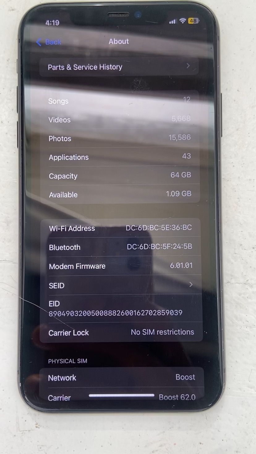 iPhone 11 64GB UNLOCKED