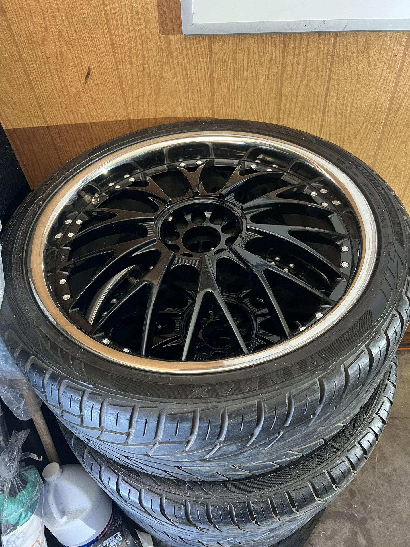 Used Set Of 4 Tires In Good Condition 265/35R22 Winmax Tires 