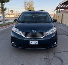 2012 Toyota Sienna XLE
