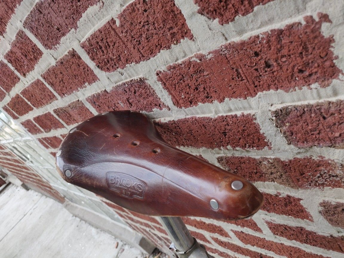 Brooks Saddle