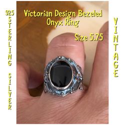 Vintage 925 Sterling Silver Inlaid Onyx Victorian Design Ring 5.75