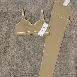Brown Alo yoga set size medium