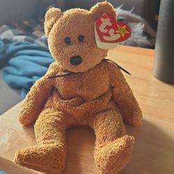 Beanie Baby - Fuzz (Tag Errors)